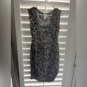 Motherhood Maternity Black & White Sleeveless Clinched Waist Maternity Dress